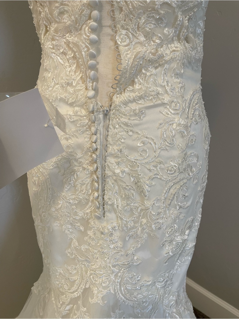 Wedding dress! Brand new Kenneth Winston wedding dress! It’s a size 8 in ivory! - Picture 10 of 16